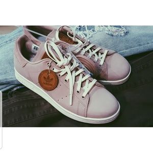 Tan Adidas stan Smith sneakers